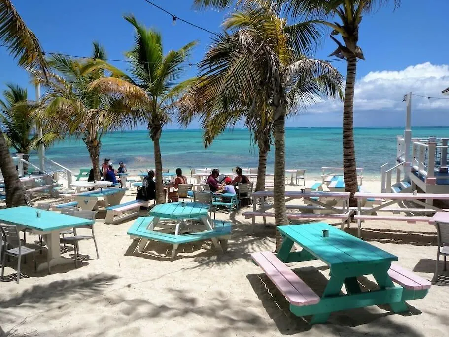 Oceanside 3 Bedroom Luxury Villa With Private Pool, 500Ft From Long Bay Beach -V2 0*,  Turks- und Caicosinseln