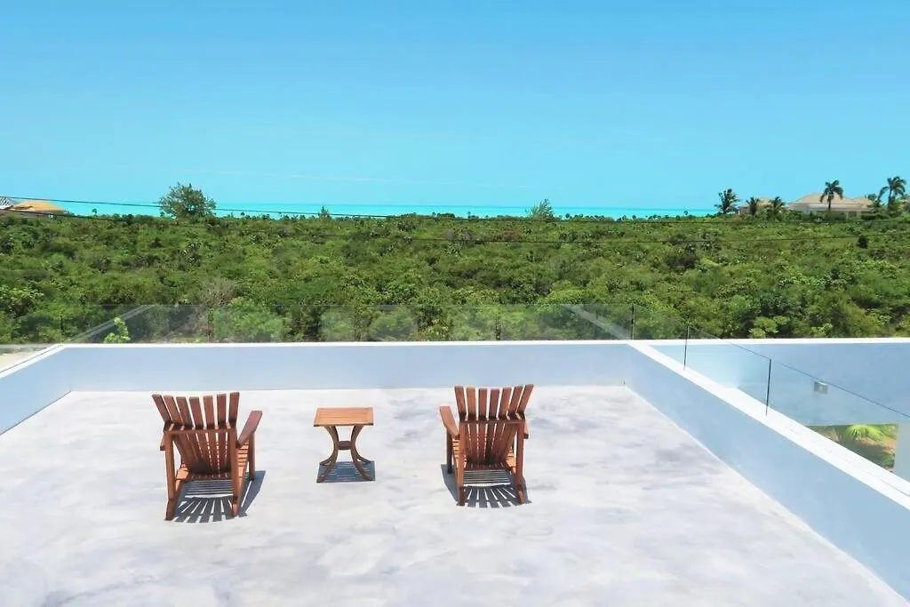 Oceanside 3 Bedroom Luxury Villa With Private Pool, 500Ft From Long Bay Beach -V2 Turks- und Caicosinseln