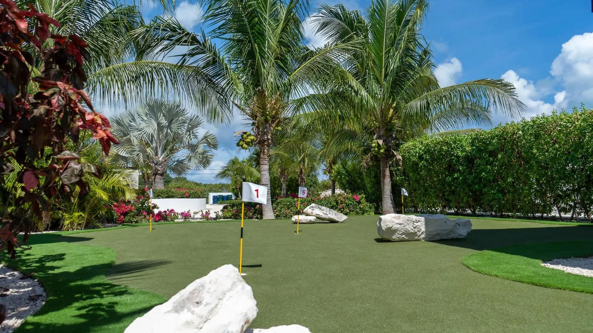 Oceanside 3 Bedroom Luxury Villa With Private Pool, 500Ft From Long Bay Beach -V2