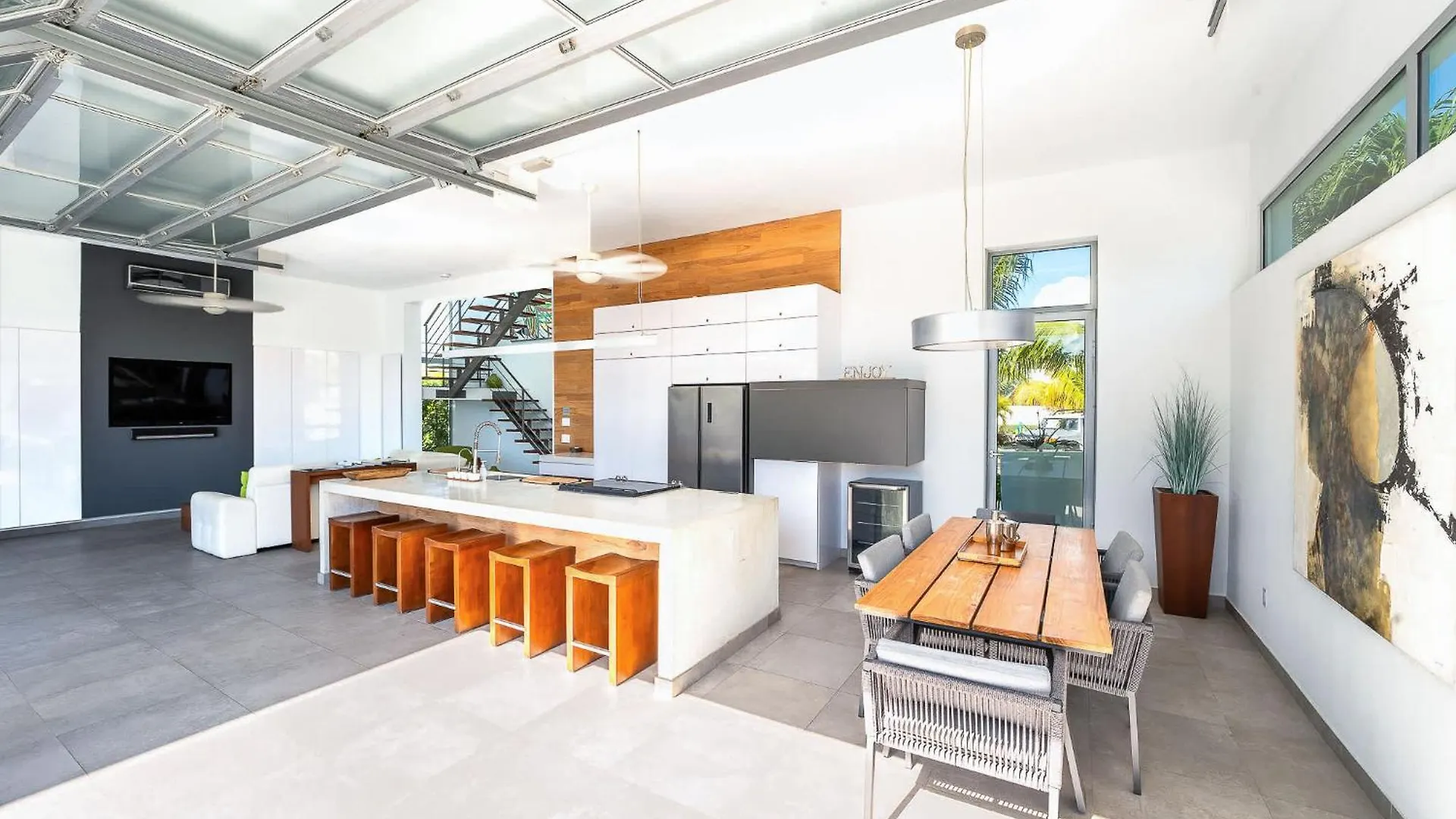 Oceanside 3 Bedroom Luxury Villa With Private Pool, 500Ft From Long Bay Beach -V2