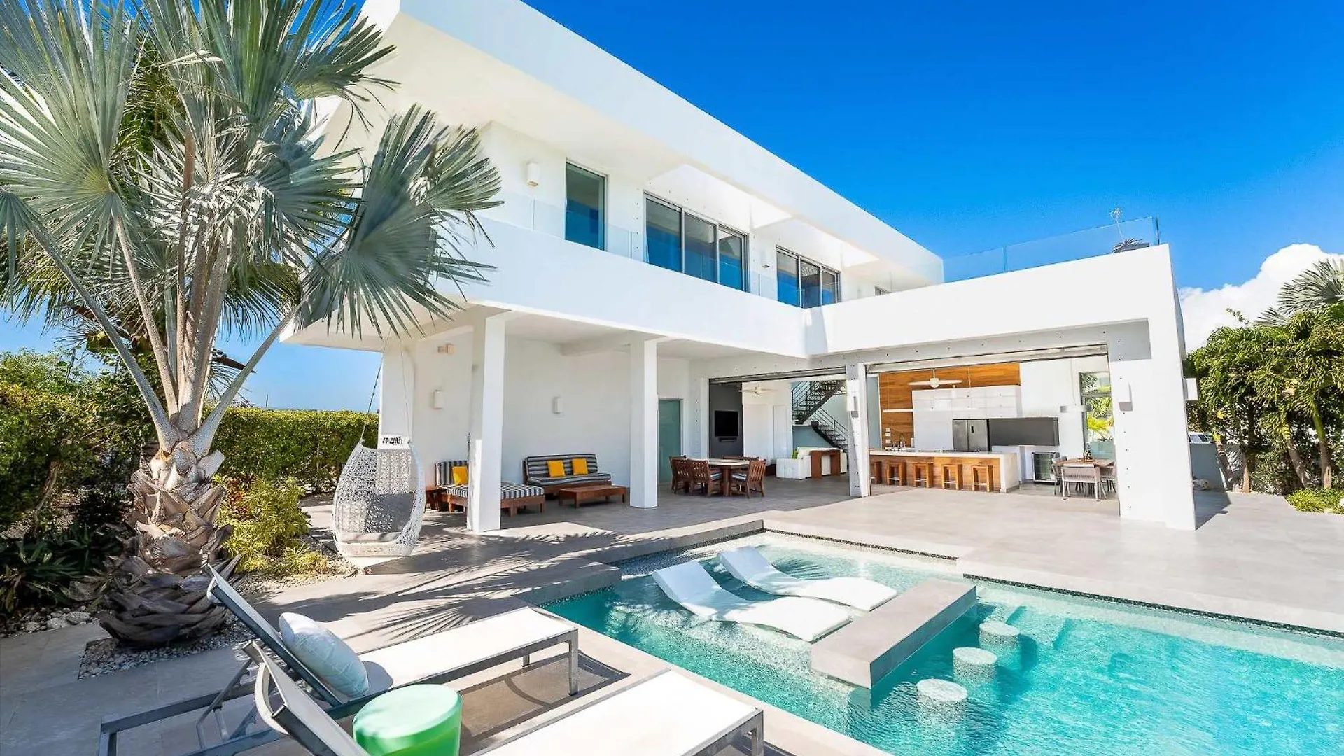 Oceanside 3 Bedroom Luxury Villa With Private Pool, 500Ft From Long Bay Beach -V2